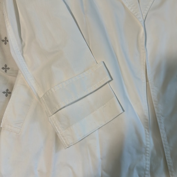 White coat - Picture 3 of 5